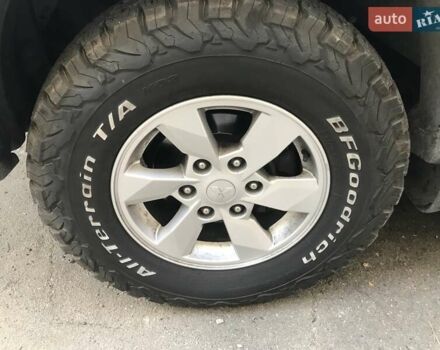 Серый Мицубиси Л 200, объемом двигателя 2.44 л и пробегом 149 тыс. км за 25000 $, фото 8 на Automoto.ua