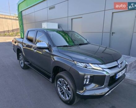 Серый Мицубиси Л 200, объемом двигателя 2.44 л и пробегом 4 тыс. км за 44400 $, фото 7 на Automoto.ua