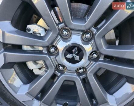 Серый Мицубиси Л 200, объемом двигателя 2.44 л и пробегом 4 тыс. км за 44400 $, фото 45 на Automoto.ua