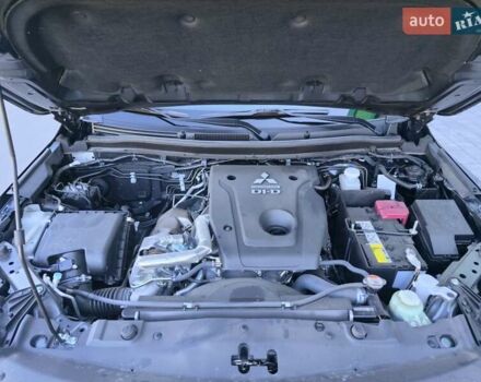 Серый Мицубиси Л 200, объемом двигателя 2.44 л и пробегом 4 тыс. км за 44400 $, фото 40 на Automoto.ua