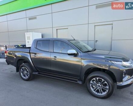 Серый Мицубиси Л 200, объемом двигателя 2.44 л и пробегом 4 тыс. км за 44400 $, фото 6 на Automoto.ua