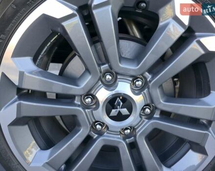 Серый Мицубиси Л 200, объемом двигателя 2.44 л и пробегом 4 тыс. км за 44400 $, фото 39 на Automoto.ua