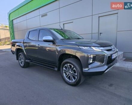 Серый Мицубиси Л 200, объемом двигателя 2.44 л и пробегом 4 тыс. км за 44400 $, фото 2 на Automoto.ua