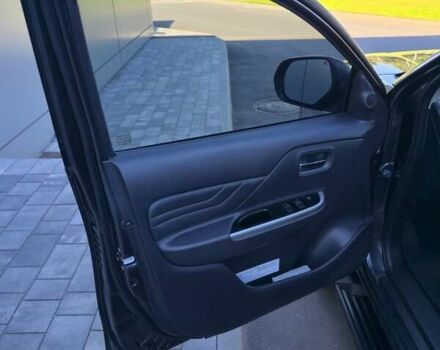 Серый Мицубиси Л 200, объемом двигателя 2.44 л и пробегом 4 тыс. км за 44400 $, фото 17 на Automoto.ua