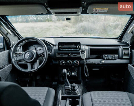 Серый Мицубиси Л 200, объемом двигателя 2.44 л и пробегом 1 тыс. км за 110500 $, фото 6 на Automoto.ua