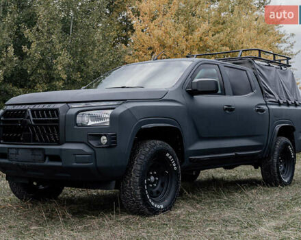 Серый Мицубиси Л 200, объемом двигателя 2.44 л и пробегом 1 тыс. км за 110500 $, фото 2 на Automoto.ua