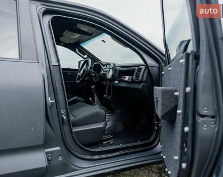 Серый Мицубиси Л 200, объемом двигателя 2.44 л и пробегом 1 тыс. км за 110500 $, фото 9 на Automoto.ua