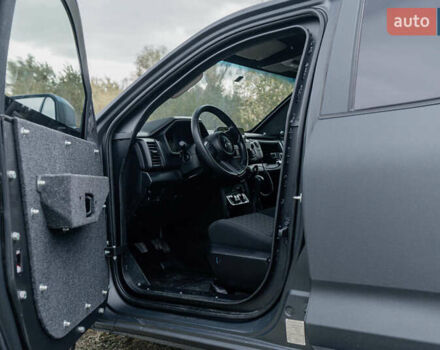 Серый Мицубиси Л 200, объемом двигателя 2.44 л и пробегом 1 тыс. км за 110500 $, фото 8 на Automoto.ua