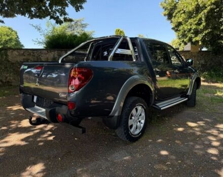 Серый Мицубиси Л 200, объемом двигателя 2.5 л и пробегом 210 тыс. км за 2950 $, фото 5 на Automoto.ua