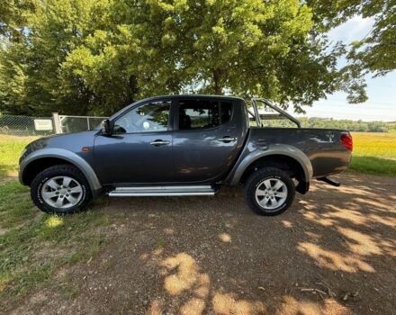 Серый Мицубиси Л 200, объемом двигателя 2.5 л и пробегом 210 тыс. км за 2950 $, фото 6 на Automoto.ua