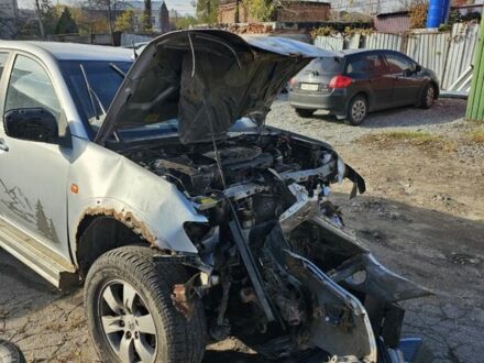 Серый Мицубиси Л 200, объемом двигателя 0 л и пробегом 200 тыс. км за 5000 $, фото 1 на Automoto.ua