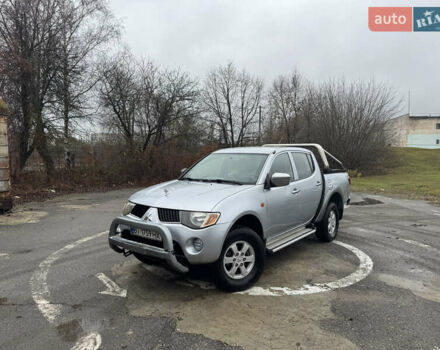 Сірий Міцубісі Л 200, об'ємом двигуна 2.48 л та пробігом 194 тис. км за 11500 $, фото 1 на Automoto.ua