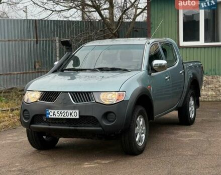 Сірий Міцубісі Л 200, об'ємом двигуна 2.5 л та пробігом 235 тис. км за 10700 $, фото 1 на Automoto.ua