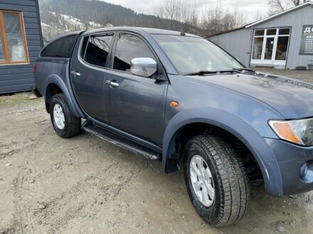 Серый Мицубиси Л 200, объемом двигателя 2.5 л и пробегом 376 тыс. км за 12400 $, фото 1 на Automoto.ua