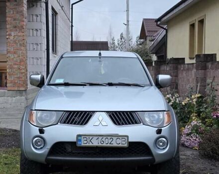 Сірий Міцубісі Л 200, об'ємом двигуна 2.48 л та пробігом 492 тис. км за 11700 $, фото 1 на Automoto.ua