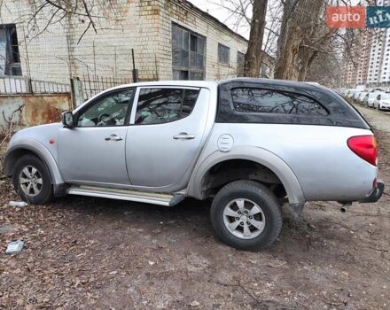 Сірий Міцубісі Л 200, об'ємом двигуна 2.48 л та пробігом 601 тис. км за 7000 $, фото 1 на Automoto.ua