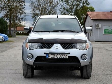 Серый Мицубиси Л 200, объемом двигателя 2.5 л и пробегом 278 тыс. км за 4100 $, фото 1 на Automoto.ua