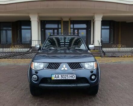 Сірий Міцубісі Л 200, об'ємом двигуна 2.5 л та пробігом 300 тис. км за 12300 $, фото 1 на Automoto.ua