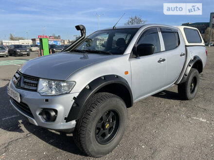 Мицубиси Л 200 2009 в Киеве на Automoto.ua Серый Мицубиси Л 200, объемом двигателя 2.5 л и пробегом 264 тыс. км за 13900 $, фото 1 на Automoto.ua