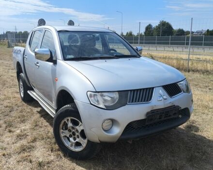 Сірий Міцубісі Л 200, об'ємом двигуна 2.5 л та пробігом 300 тис. км за 5242 $, фото 1 на Automoto.ua