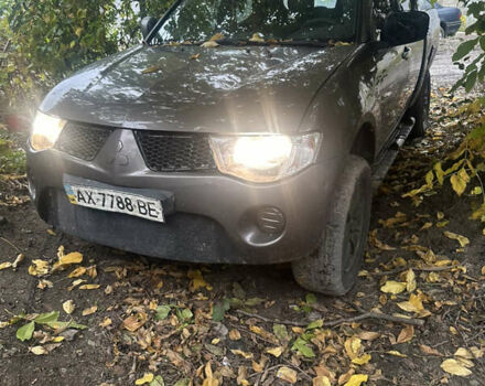 Міцубісі Л 200 2010 у Харкові на Automoto.ua Сірий Міцубісі Л 200, об'ємом двигуна 2.48 л та пробігом 200 тис. км за 7900 $, фото 1 на Automoto.ua