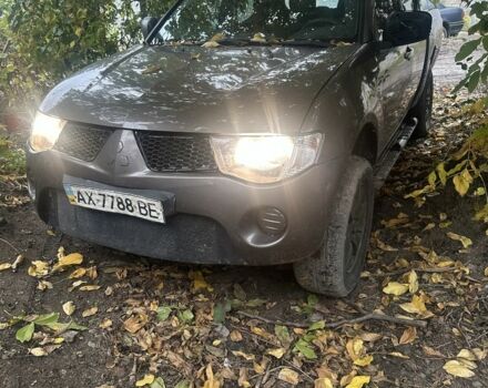 Сірий Міцубісі Л 200, об'ємом двигуна 2.5 л та пробігом 200 тис. км за 7850 $, фото 1 на Automoto.ua