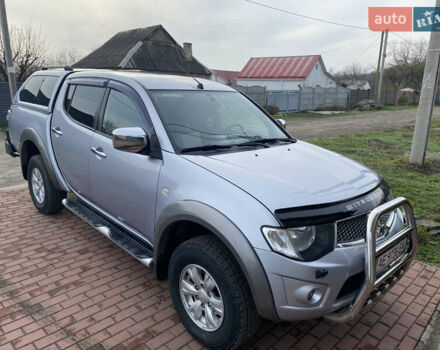 Сірий Міцубісі Л 200, об'ємом двигуна 2.48 л та пробігом 126 тис. км за 15300 $, фото 1 на Automoto.ua