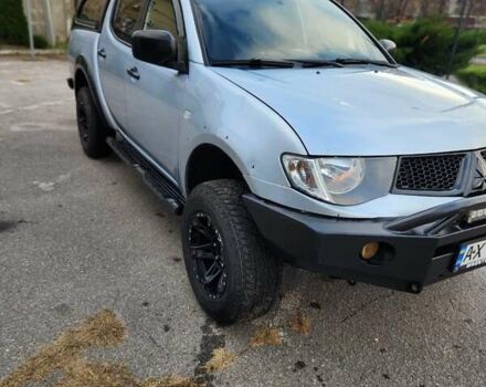 Сірий Міцубісі Л 200, об'ємом двигуна 2.48 л та пробігом 260 тис. км за 13000 $, фото 1 на Automoto.ua