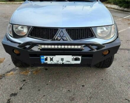 Сірий Міцубісі Л 200, об'ємом двигуна 2.5 л та пробігом 260 тис. км за 12500 $, фото 1 на Automoto.ua