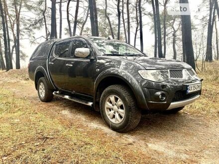 Міцубісі Л 200 2013 у Харкові на Automoto.ua Сірий Міцубісі Л 200, об'ємом двигуна 2.5 л та пробігом 110 тис. км за 17300 $, фото 1 на Automoto.ua