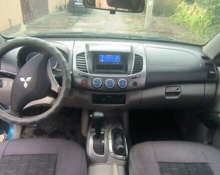 Синій Міцубісі Л 200, об'ємом двигуна 2.48 л та пробігом 322 тис. км за 10500 $, фото 4 на Automoto.ua