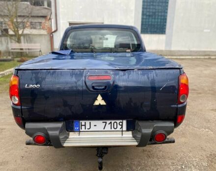 Синий Мицубиси Л 200, объемом двигателя 2.5 л и пробегом 291 тыс. км за 8200 $, фото 7 на Automoto.ua