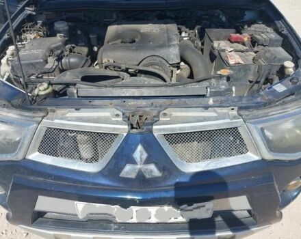 Синий Мицубиси Л 200, объемом двигателя 2.5 л и пробегом 160 тыс. км за 6437 $, фото 6 на Automoto.ua