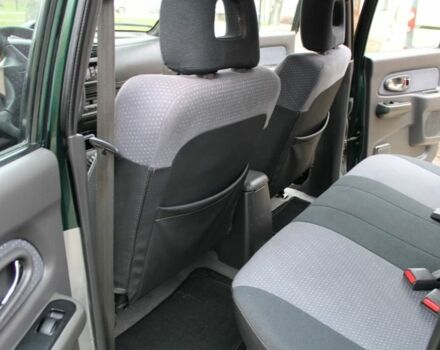 Зеленый Мицубиси Л 200, объемом двигателя 0 л и пробегом 222 тыс. км за 2700 $, фото 12 на Automoto.ua