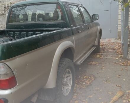 Зеленый Мицубиси Л 200, объемом двигателя 2.5 л и пробегом 200 тыс. км за 2500 $, фото 3 на Automoto.ua