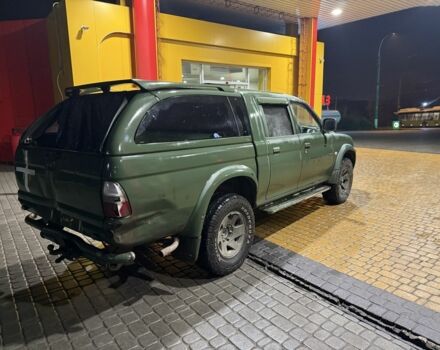 Зеленый Мицубиси Л 200, объемом двигателя 0 л и пробегом 200 тыс. км за 3700 $, фото 2 на Automoto.ua
