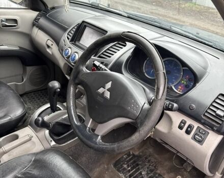 Зеленый Мицубиси Л 200, объемом двигателя 0 л и пробегом 200 тыс. км за 4500 $, фото 4 на Automoto.ua