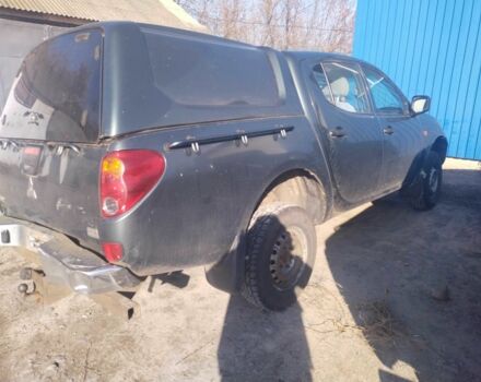 Зеленый Мицубиси Л 200, объемом двигателя 2.5 л и пробегом 170 тыс. км за 7524 $, фото 4 на Automoto.ua