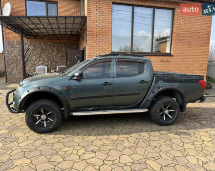 Зелений Міцубісі Л 200, об'ємом двигуна 2.48 л та пробігом 466 тис. км за 14000 $, фото 3 на Automoto.ua