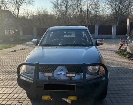 Зелений Міцубісі Л 200, об'ємом двигуна 2.5 л та пробігом 260 тис. км за 11500 $, фото 4 на Automoto.ua