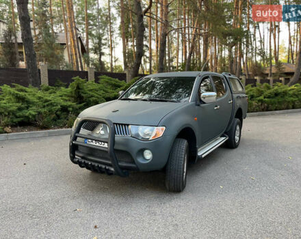 Мицубиси Л 200 2007 в Новомосковске на Automoto.ua Зеленый Мицубиси Л 200, объемом двигателя 2.5 л и пробегом 300 тыс. км за 10500 $, фото 1 на Automoto.ua
