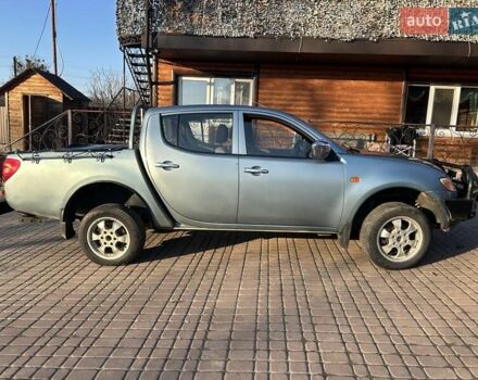 Зелений Міцубісі Л 200, об'ємом двигуна 2.5 л та пробігом 260 тис. км за 11500 $, фото 2 на Automoto.ua