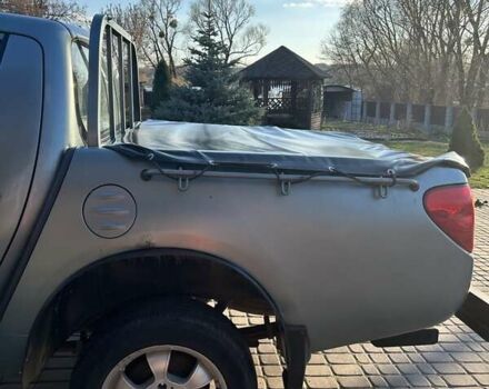 Зелений Міцубісі Л 200, об'ємом двигуна 2.5 л та пробігом 260 тис. км за 11500 $, фото 3 на Automoto.ua