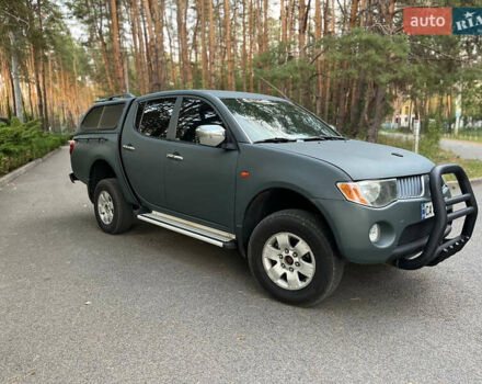 Мицубиси Л 200 2007 в Новомосковске на Automoto.ua Зеленый Мицубиси Л 200, объемом двигателя 2.5 л и пробегом 300 тыс. км за 10500 $, фото 6 на Automoto.ua