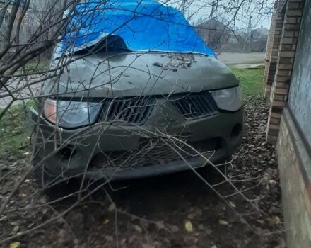 Зеленый Мицубиси Л 200, объемом двигателя 0 л и пробегом 200 тыс. км за 2500 $, фото 4 на Automoto.ua