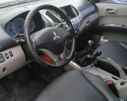 Зелений Міцубісі Л 200, об'ємом двигуна 2 л та пробігом 257 тис. км за 14500 $, фото 6 на Automoto.ua