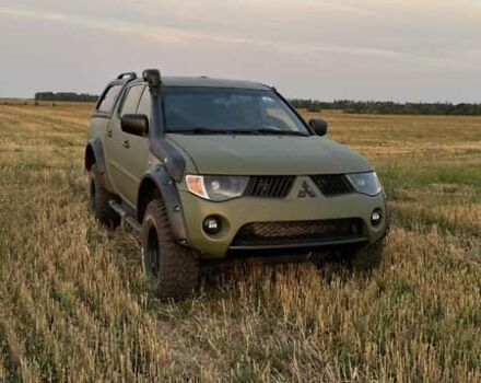 Зелений Міцубісі Л 200, об'ємом двигуна 2.5 л та пробігом 265 тис. км за 19000 $, фото 5 на Automoto.ua