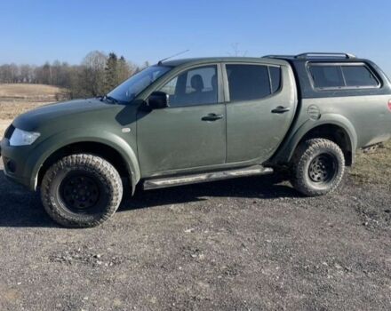 Зеленый Мицубиси Л 200, объемом двигателя 2.5 л и пробегом 263 тыс. км за 4200 $, фото 3 на Automoto.ua