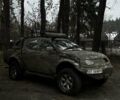 Зелений Міцубісі Л 200, об'ємом двигуна 2.48 л та пробігом 380 тис. км за 8000 $, фото 1 на Automoto.ua