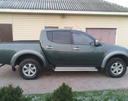 Зелений Міцубісі Л 200, об'ємом двигуна 2 л та пробігом 257 тис. км за 14500 $, фото 3 на Automoto.ua